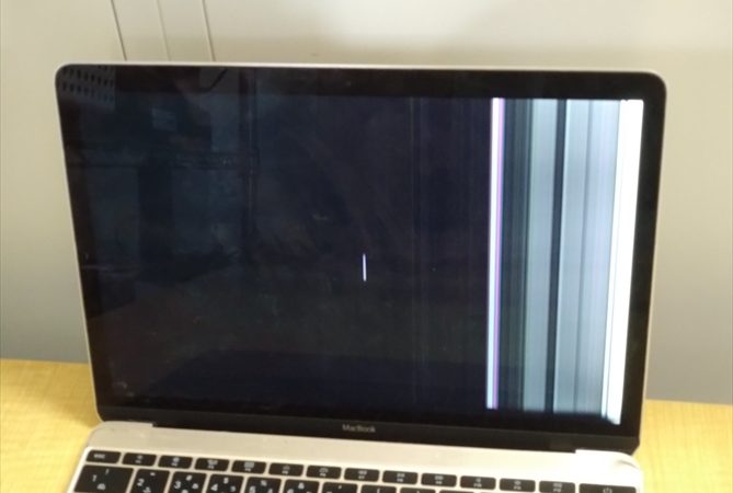 液晶割れ　Mac Book 12インチ 2015　修理事例