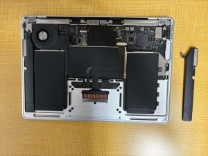 Apple MacBook Air Retina 13-inch 2020　スピーカー左