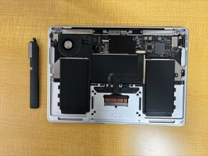 Apple MacBook Air Retina 13-inch 2020　スピーカー右