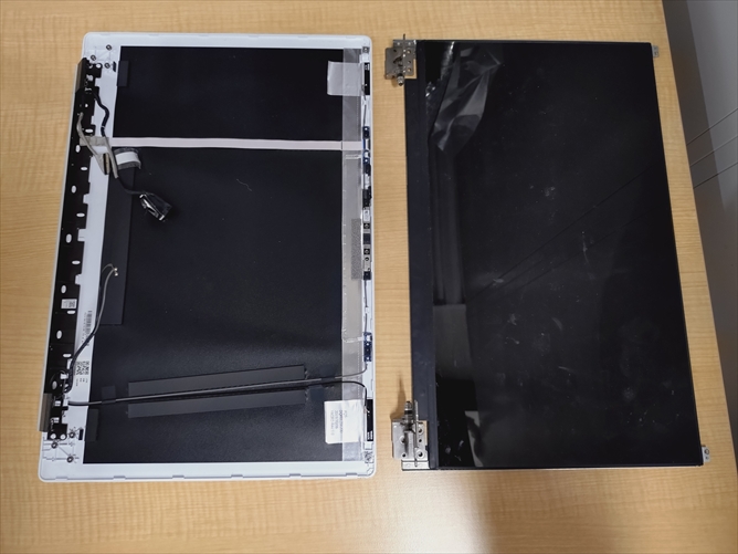 富士通 AH77/D3 天板、液晶分離