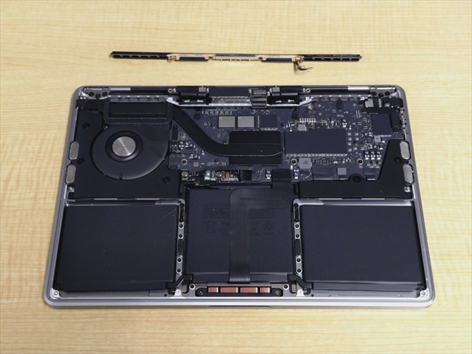 アップル MacBook Pro 13インチ M1 2020 アンテナバー取り外し