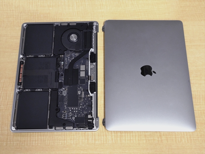 アップル MacBook Pro 13インチ M1 2020 上半身分離